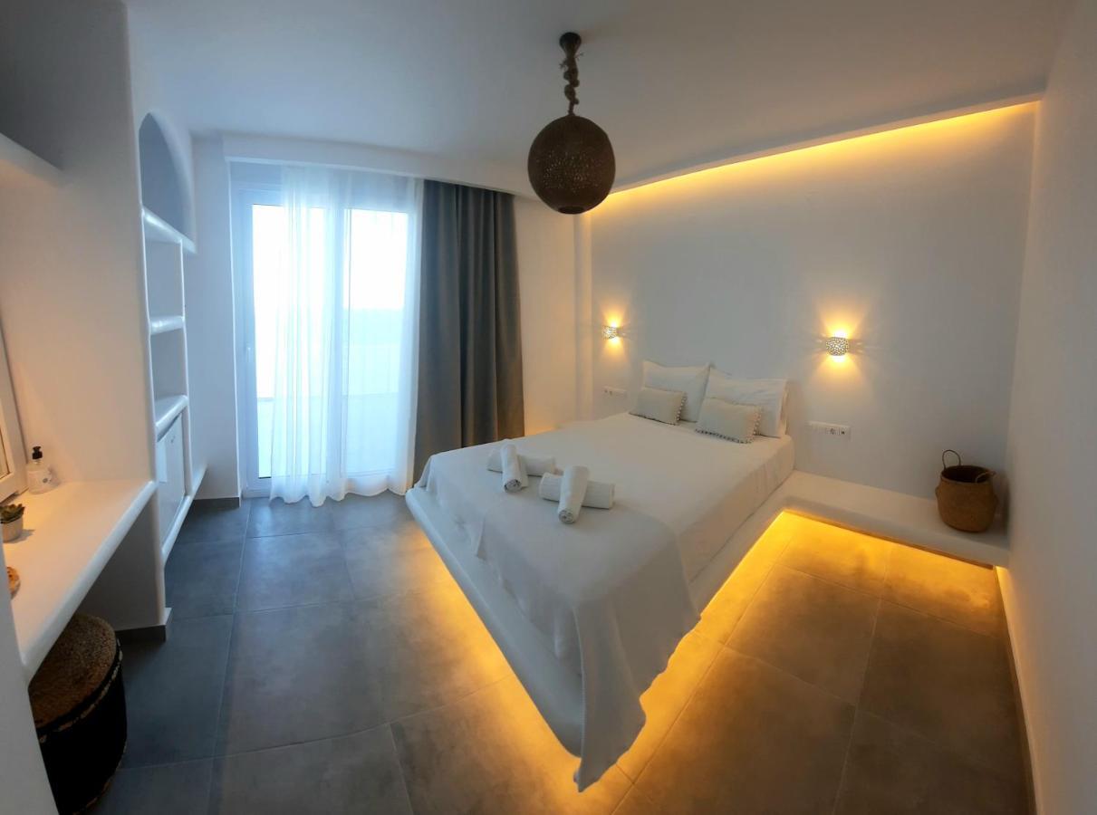 Hotel Paros Blue Dolphin à Chrisi Akti  Extérieur photo
