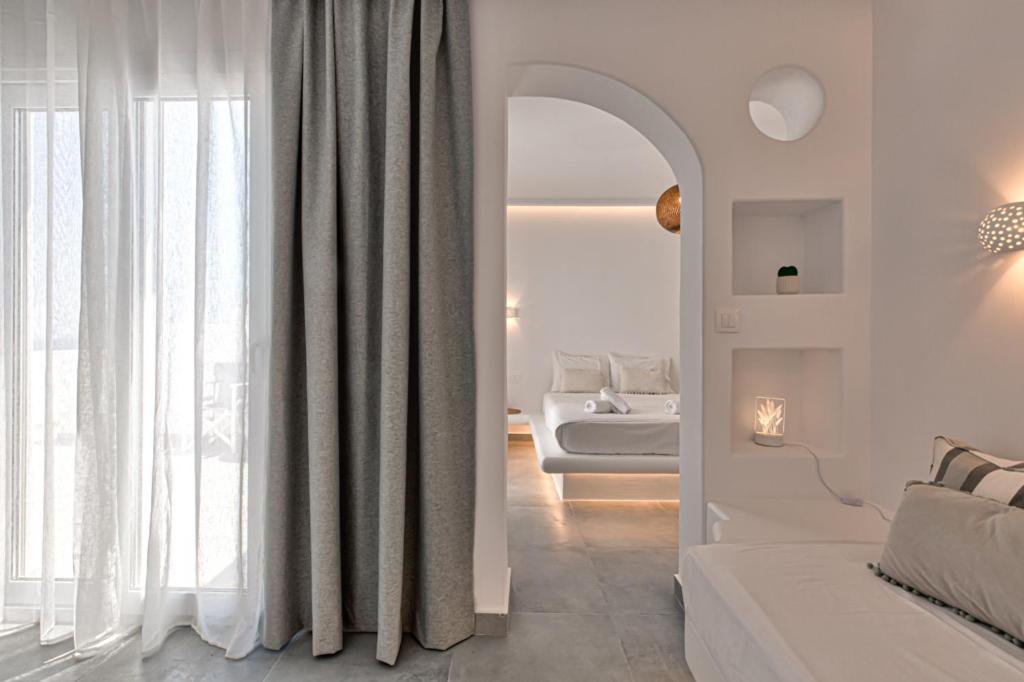 Hotel Paros Blue Dolphin à Chrisi Akti  Extérieur photo