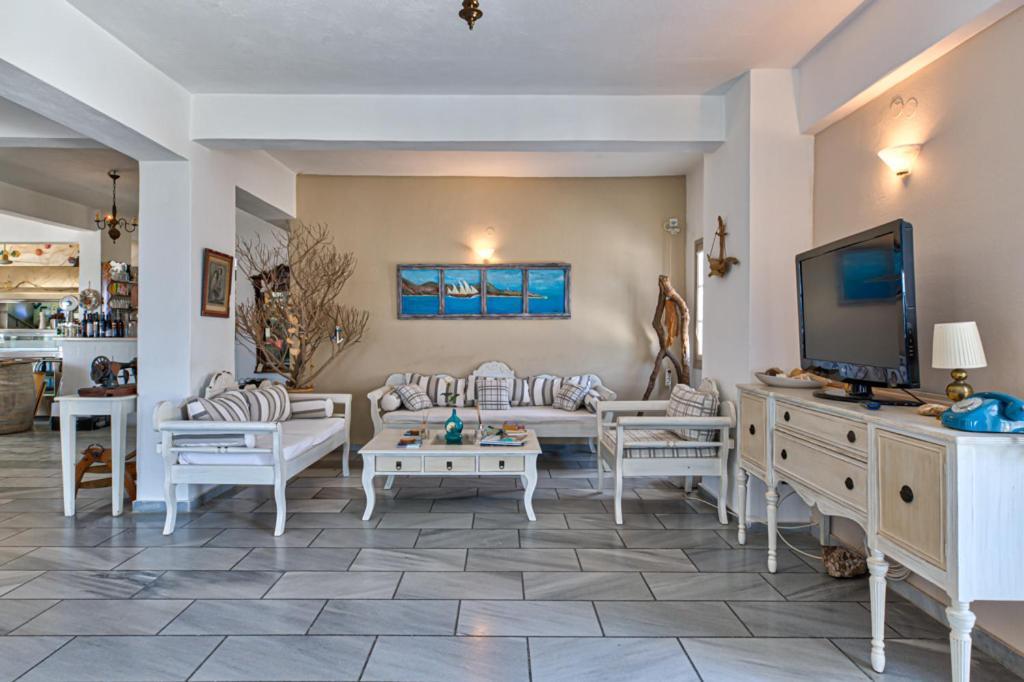Hotel Paros Blue Dolphin à Chrisi Akti  Extérieur photo