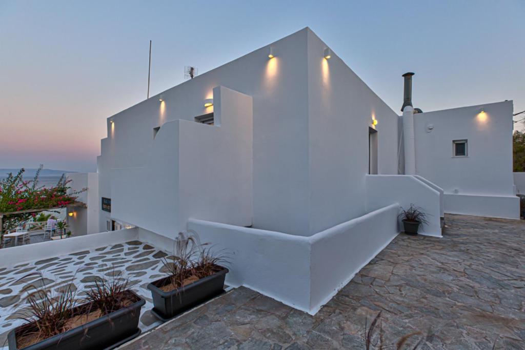 Hotel Paros Blue Dolphin à Chrisi Akti  Extérieur photo