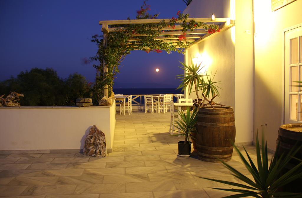 Hotel Paros Blue Dolphin à Chrisi Akti  Extérieur photo