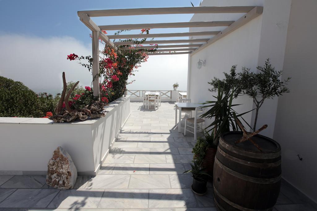 Hotel Paros Blue Dolphin à Chrisi Akti  Extérieur photo
