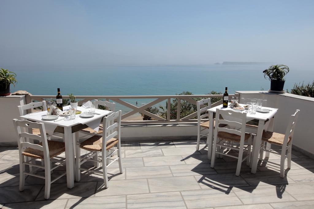 Hotel Paros Blue Dolphin à Chrisi Akti  Extérieur photo